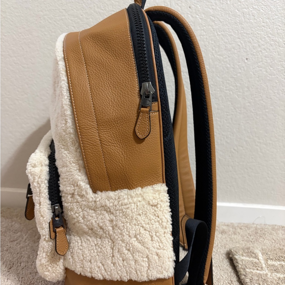 Coach West Backpack with Shearling motif - Picture 2 of 11